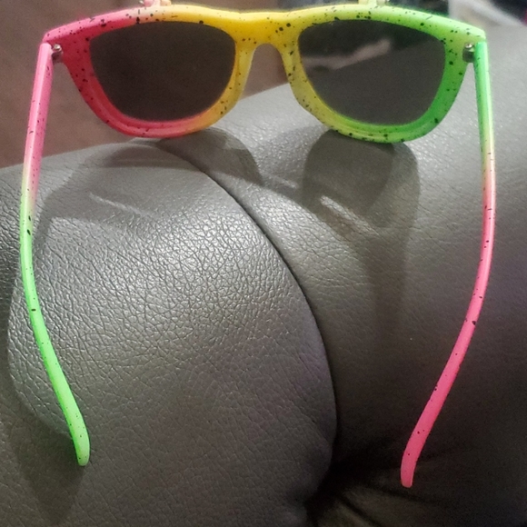 Sunglasses - Picture 3 of 3